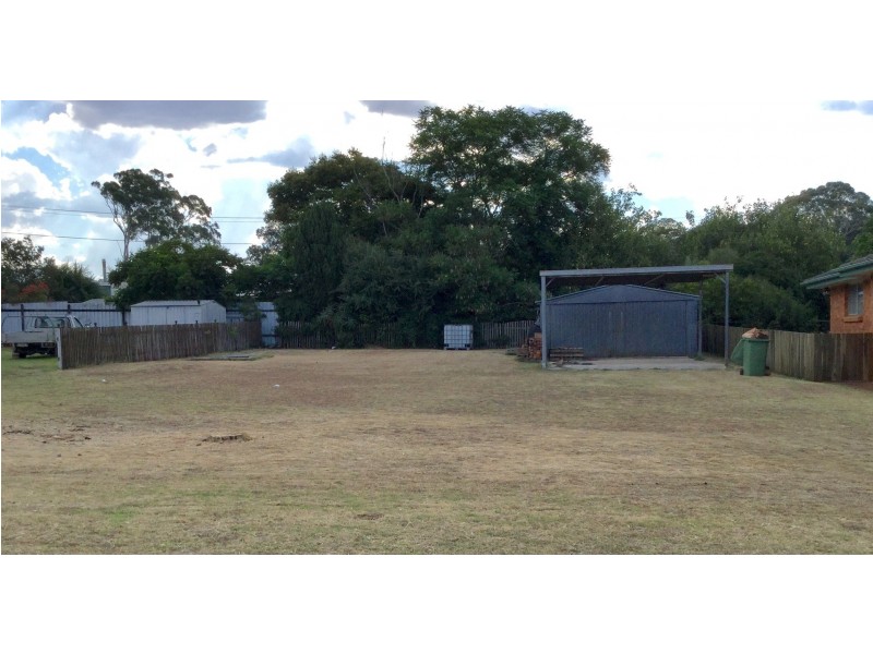 13 Leahy Street, Rockville QLD 4350