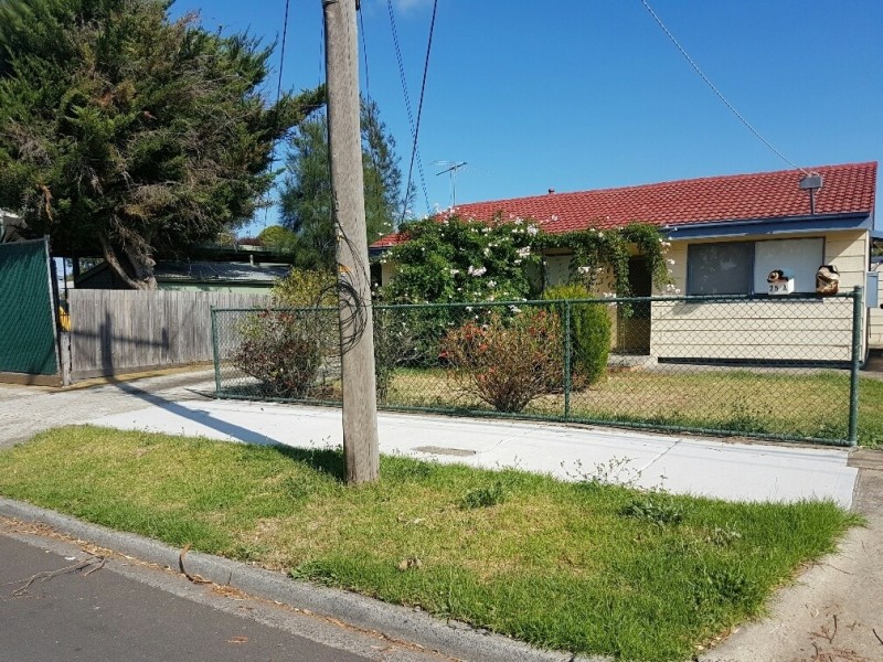 25 Andrew Rd, St Albans VIC 3021