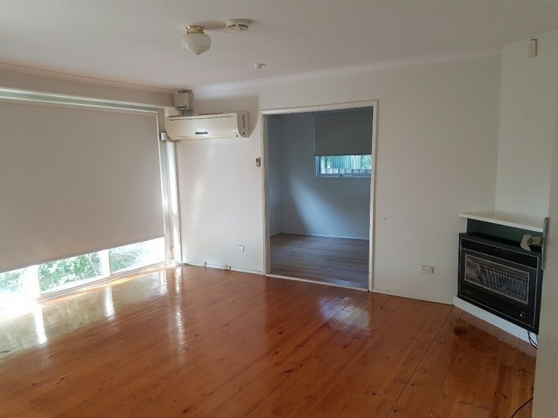 25 Andrew Rd, St Albans VIC 3021