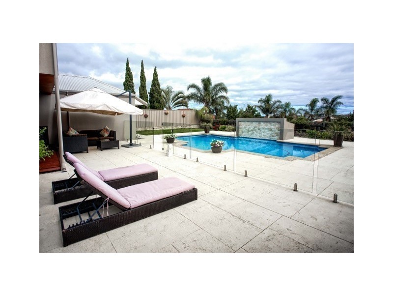 10 The Ridge, Halls Head WA 6210