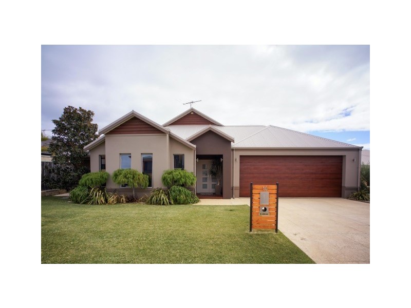 10 The Ridge, Halls Head WA 6210