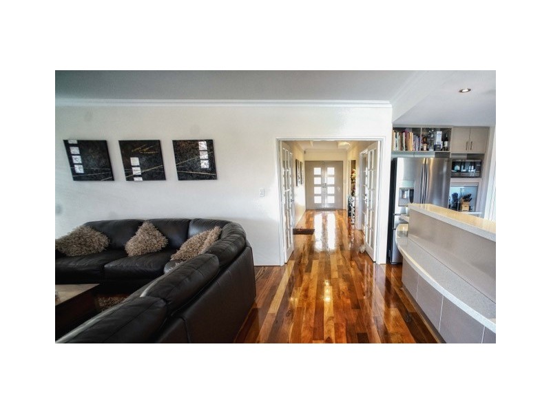 10 The Ridge, Halls Head WA 6210