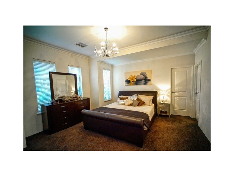 10 The Ridge, Halls Head WA 6210