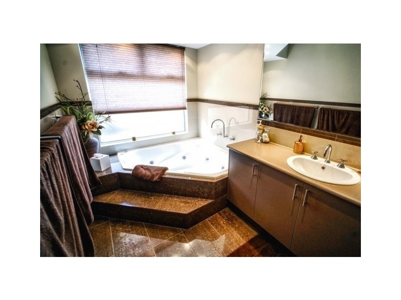 10 The Ridge, Halls Head WA 6210