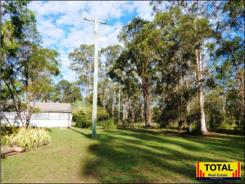 Paterson QLD 4570