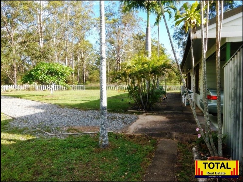 Paterson QLD 4570