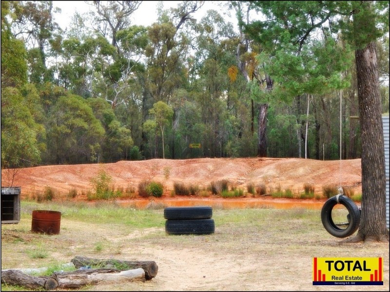 Wattle Ridge QLD 4357