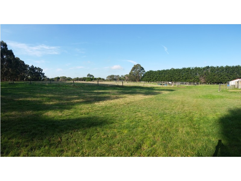 565 Lynnes Road, Wattle Bank VIC 3995