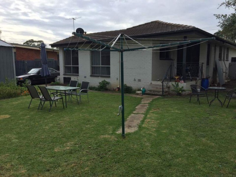 30 VILLAGE DVE, Hampton Park VIC 3976