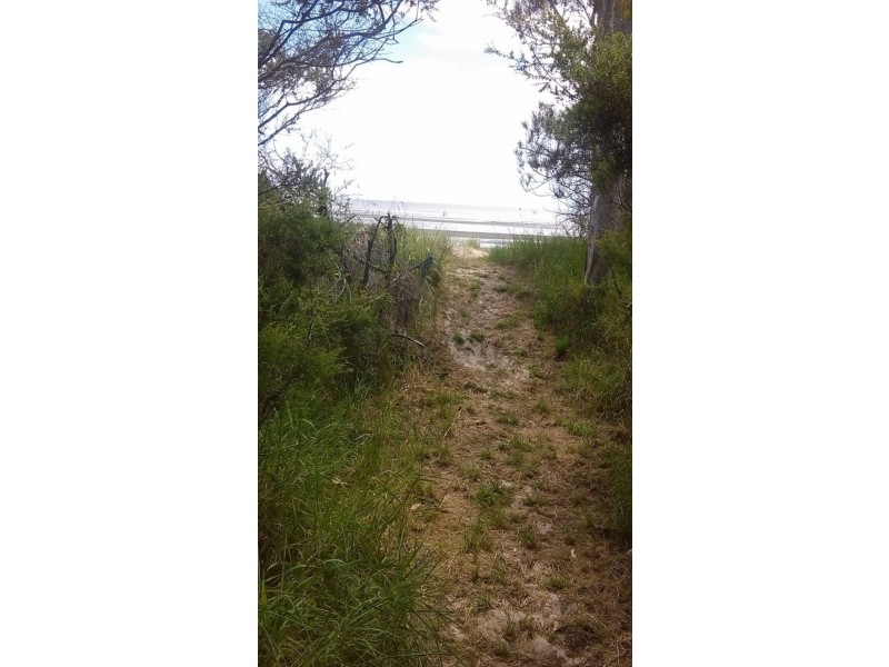 12 Eds Place, Burrum Heads QLD 4659