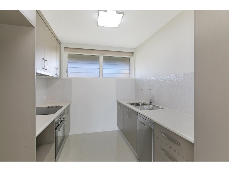 11/223 Cavendish Road, Coorparoo QLD 4151
