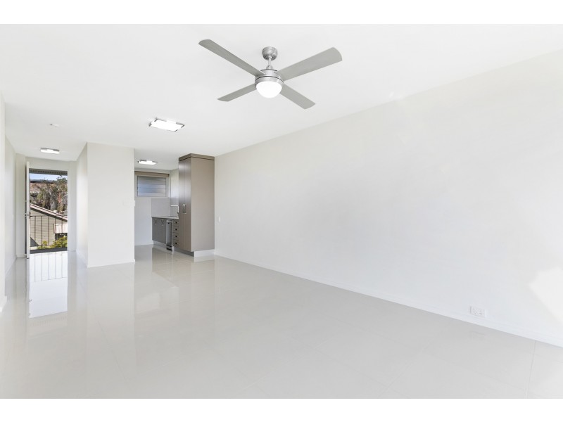 11/223 Cavendish Road, Coorparoo QLD 4151