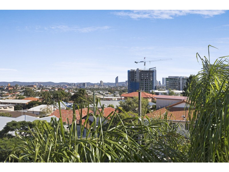 11/223 Cavendish Road, Coorparoo QLD 4151