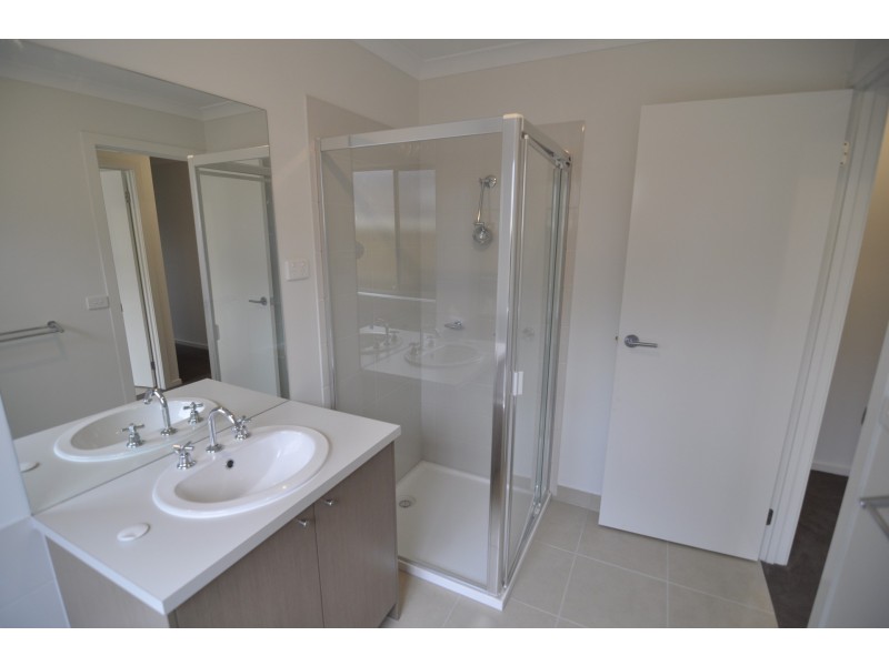 25 Nolan Crescent, Officer VIC 3809