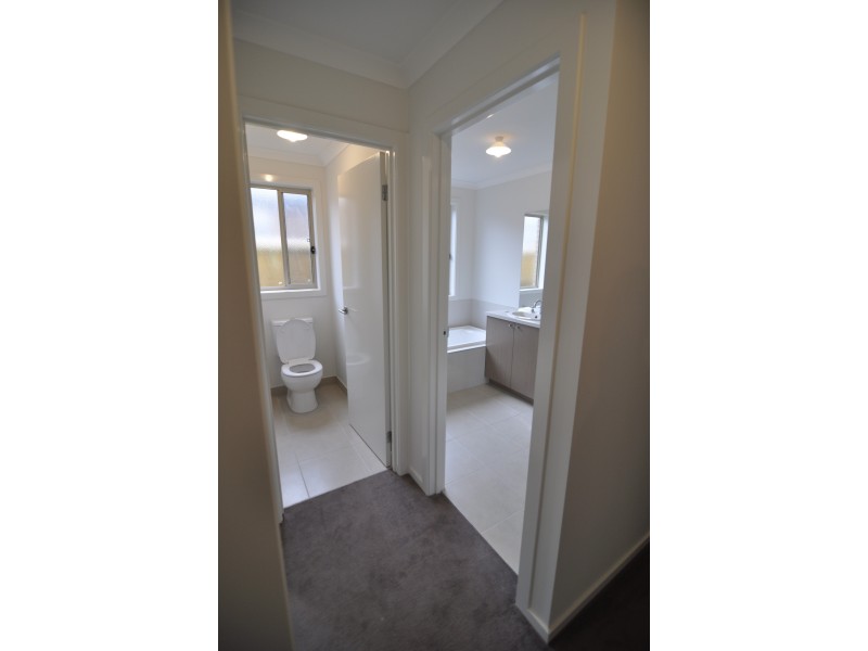 25 Nolan Crescent, Officer VIC 3809