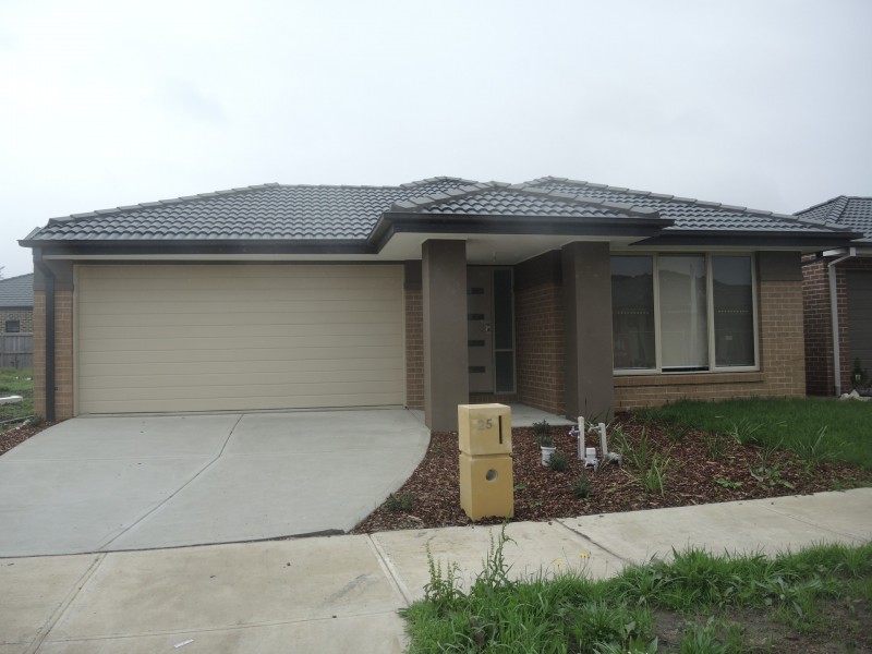 25 Nolan Crescent, Officer VIC 3809