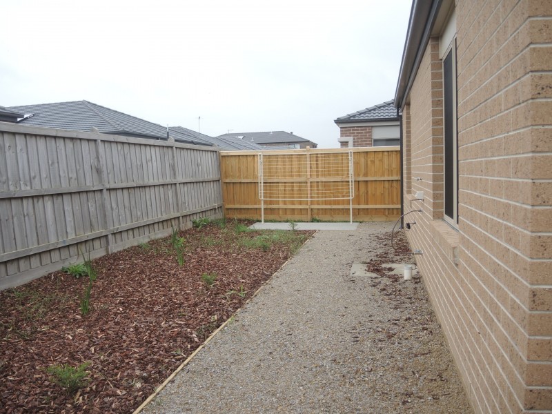 25 Nolan Crescent, Officer VIC 3809