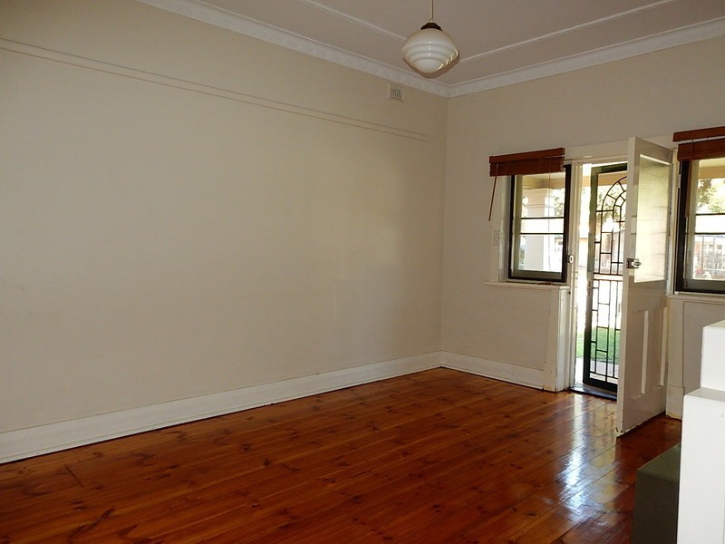 14 Cedar Ave, Woodville South SA 5011