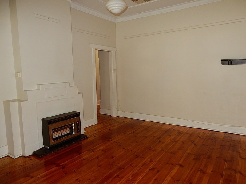 14 Cedar Ave, Woodville South SA 5011