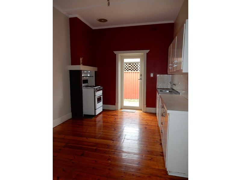 14 Cedar Ave, Woodville South SA 5011