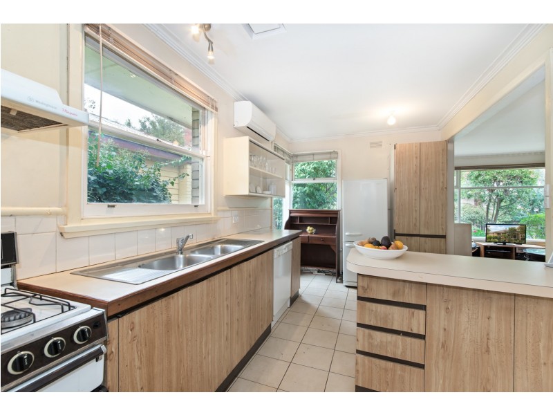 14 Saffron Street, Newtown VIC 3220