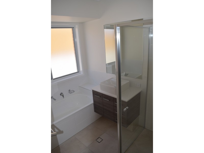 27 Greencastle Parade, Maudsland QLD 4210