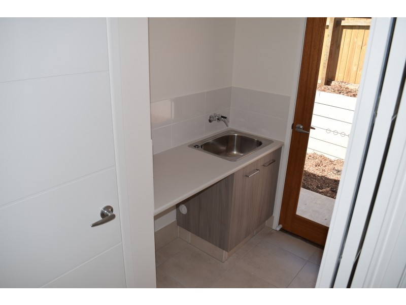 27 Greencastle Parade, Maudsland QLD 4210