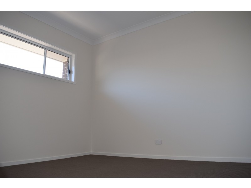 27 Greencastle Parade, Maudsland QLD 4210