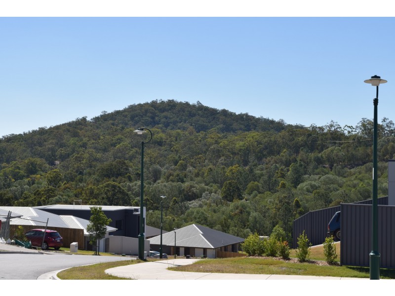 27 Greencastle Parade, Maudsland QLD 4210