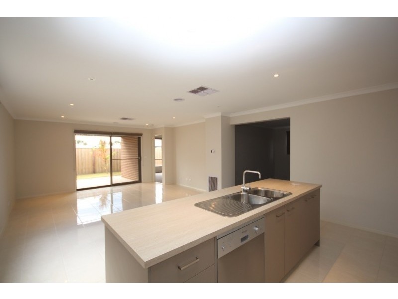 5 Cornell Avenue, Mount Duneed VIC 3216