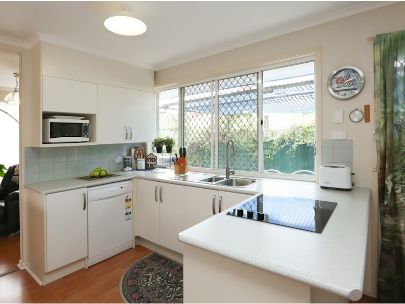 24 Black Diamond cr, Edens Landing QLD 4207