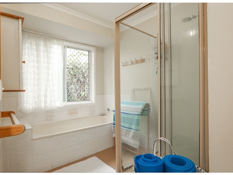 24 Black Diamond cr, Edens Landing QLD 4207