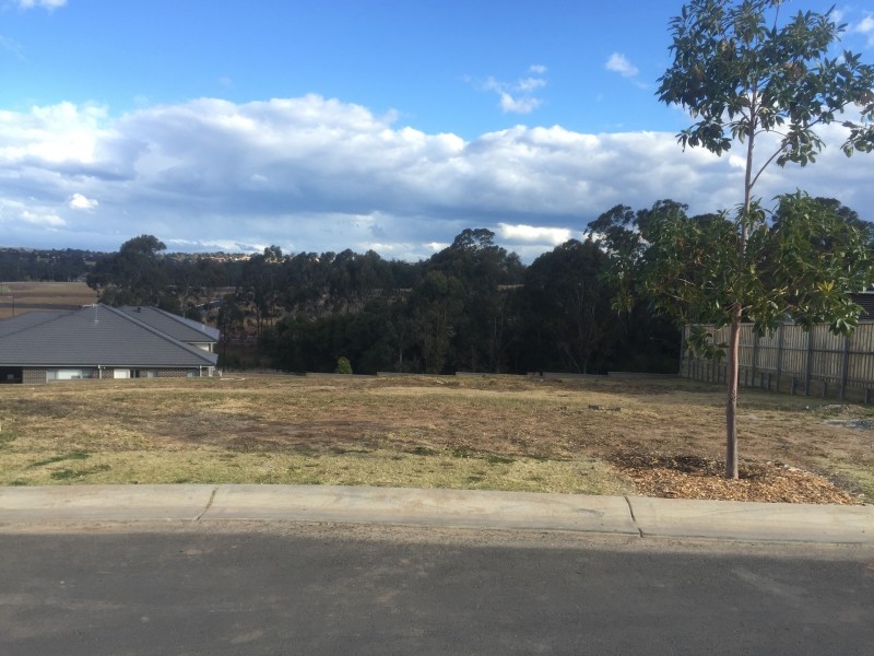 14 Lunar Place, Campbelltown NSW 2560