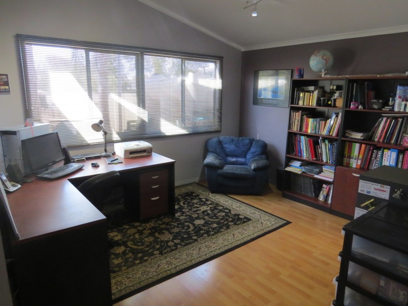 25 Hansard Street, Narrogin WA 6312