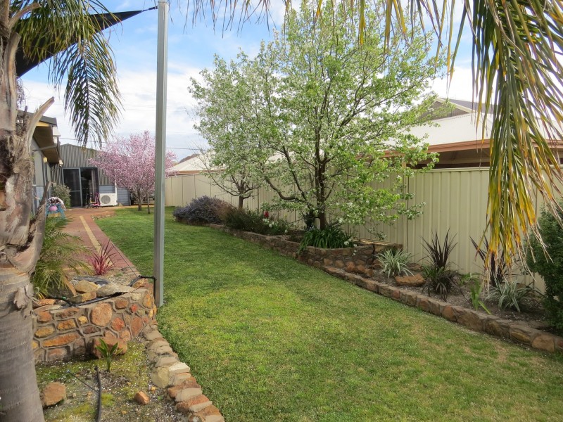 25 Hansard Street, Narrogin WA 6312