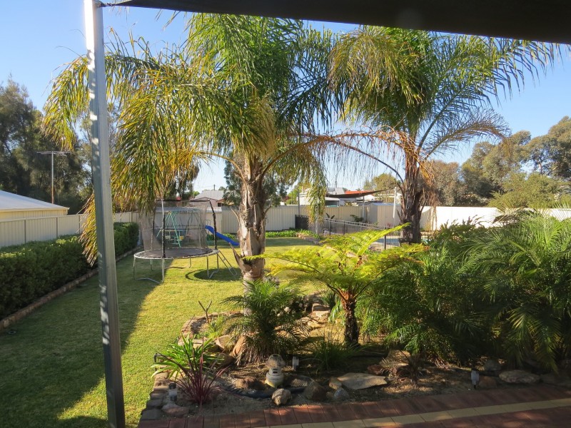 25 Hansard Street, Narrogin WA 6312