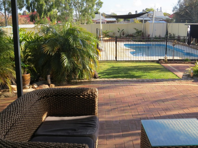 25 Hansard Street, Narrogin WA 6312