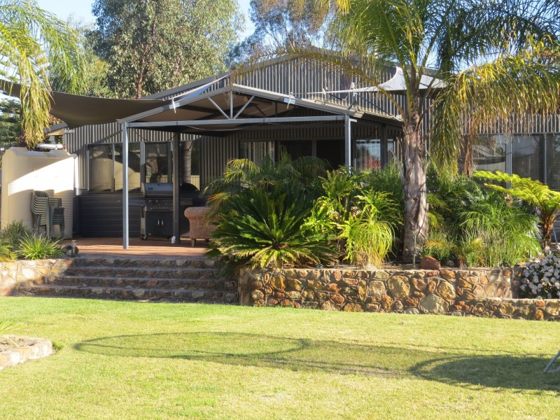 25 Hansard Street, Narrogin WA 6312