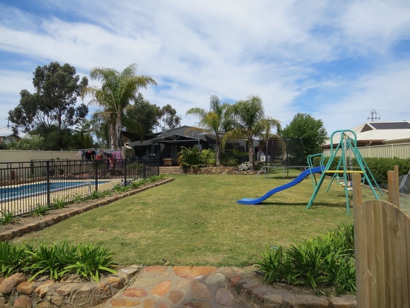 25 Hansard Street, Narrogin WA 6312