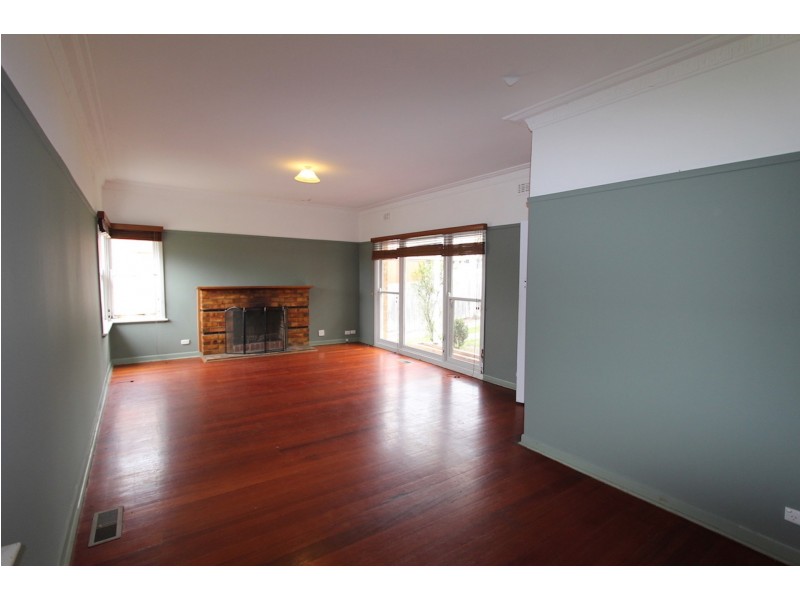 4 Begonia Street, Box Hill South VIC 3128