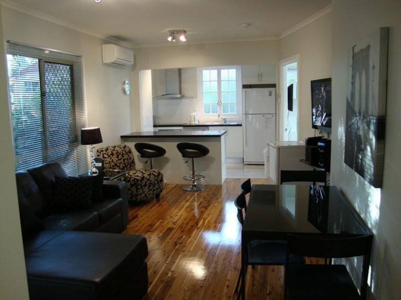 233 Sir Fred Schonell Dr, St Lucia QLD 4067