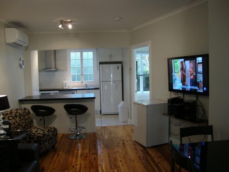233 Sir Fred Schonell Dr, St Lucia QLD 4067