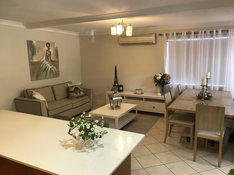 83 Stanmere St, Carindale QLD 4152