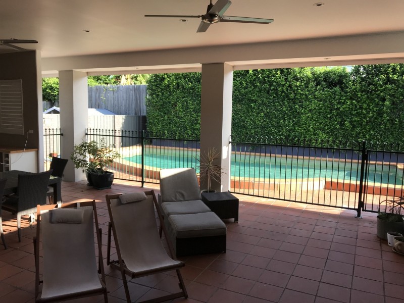 83 Stanmere St, Carindale QLD 4152