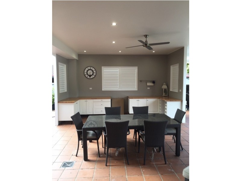 83 Stanmere St, Carindale QLD 4152