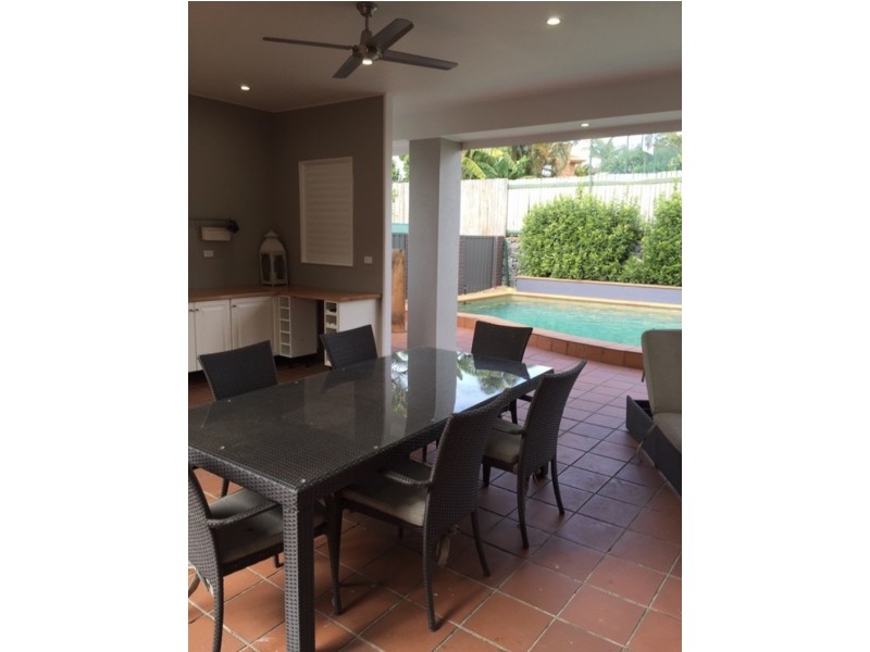 83 Stanmere St, Carindale QLD 4152