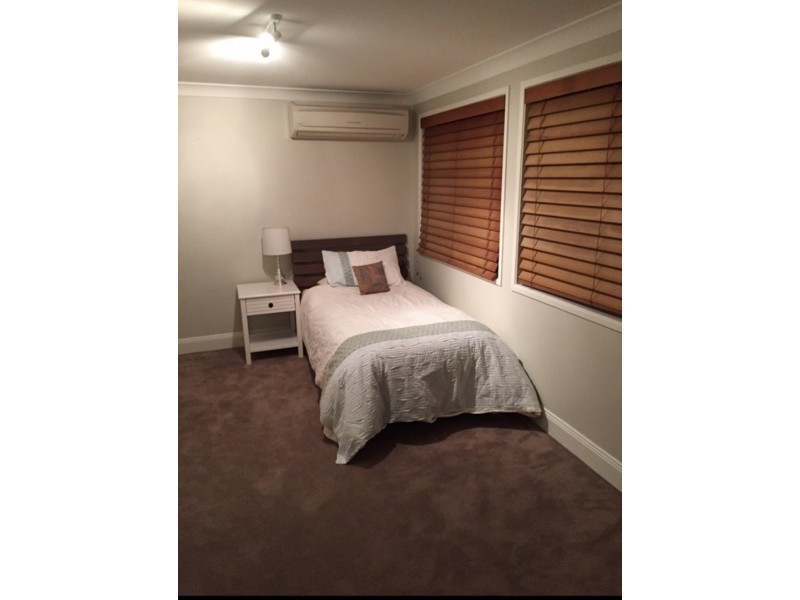 83 Stanmere St, Carindale QLD 4152