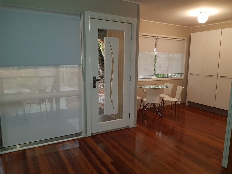 87 Ninth Ave, St Lucia QLD 4067