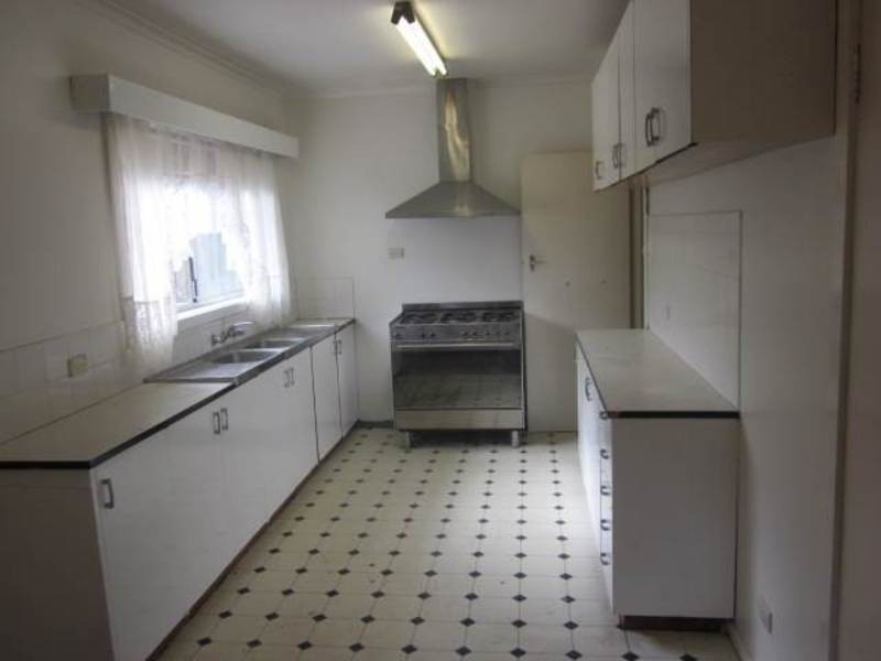 56 Kinnoull Grove, Glen Waverley VIC 3150