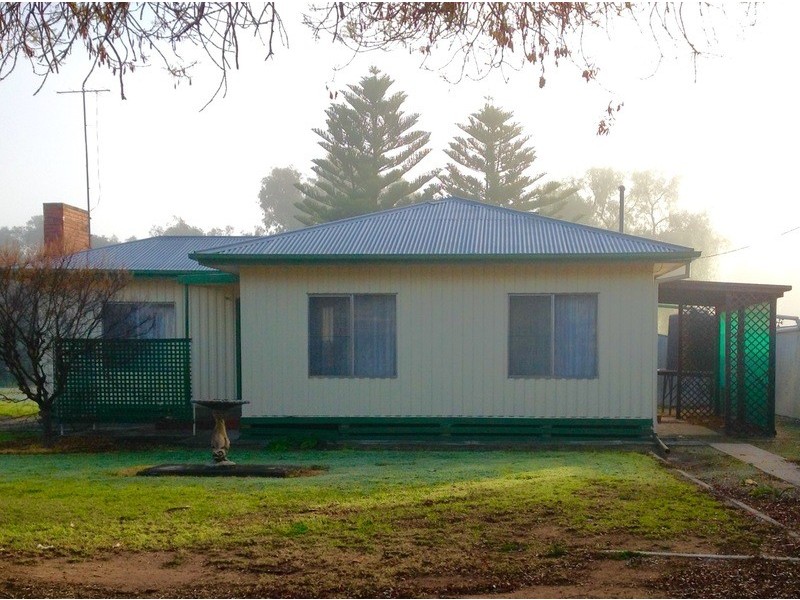 27 Powell Street, Jerilderie NSW 2716